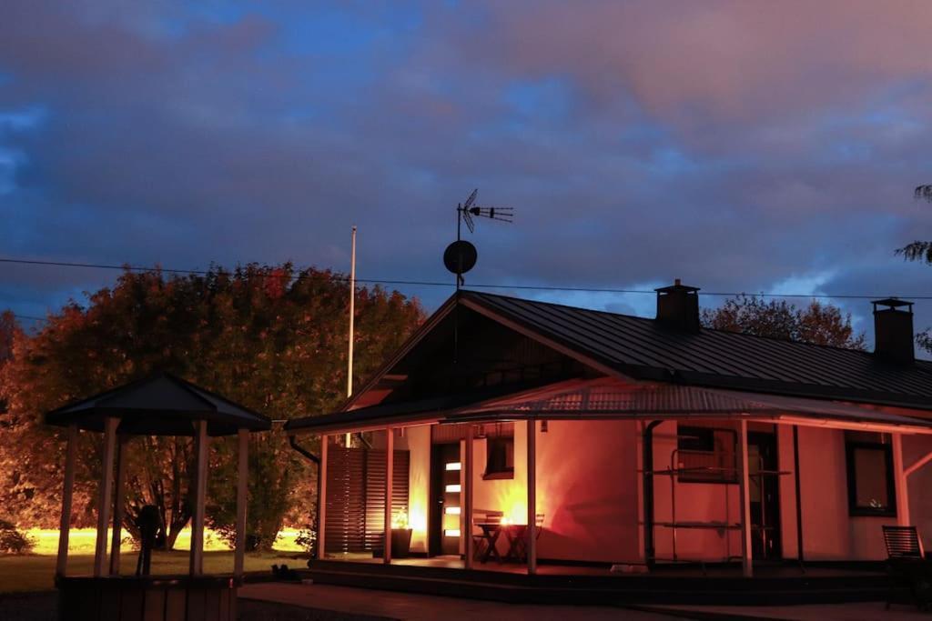Cosy, Homely House With A Large Courtyard Saarenkylä Buitenkant foto