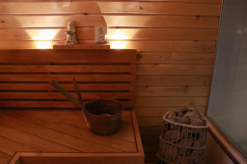 Cosy, Homely House With A Large Courtyard Saarenkylä Buitenkant foto