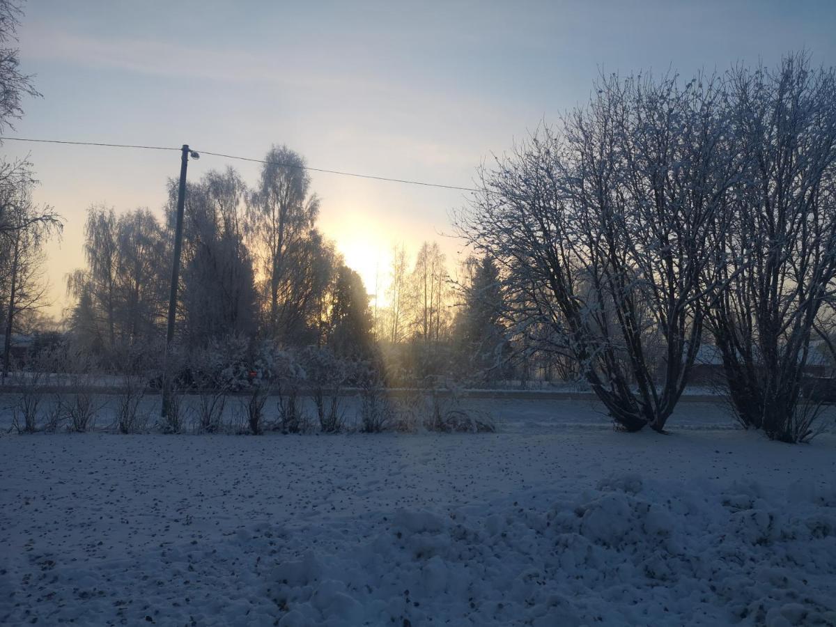 Cosy, Homely House With A Large Courtyard Saarenkylä Buitenkant foto